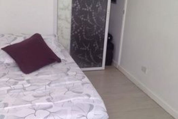Room 5 of 33