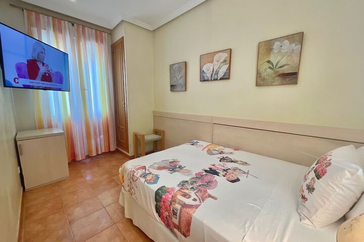 Room 16 of 38