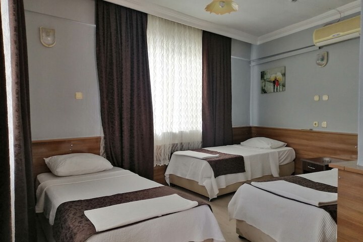 Room 5 of 13
