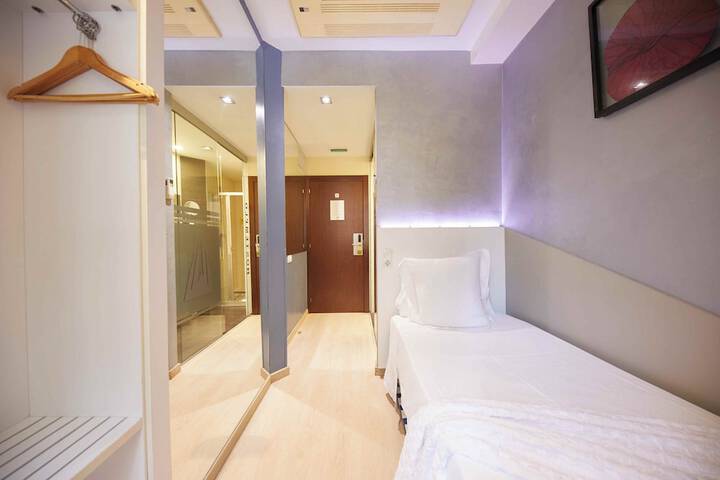 Room 3 of 38