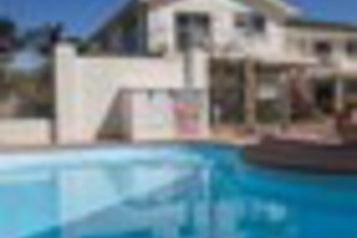 Pool 20 of 33