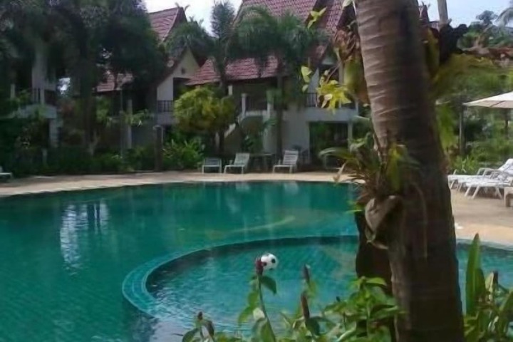 Hotel Pool