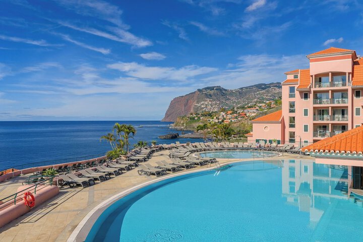 Hotel with Pool