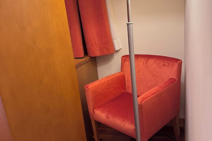 Room 175 of 290