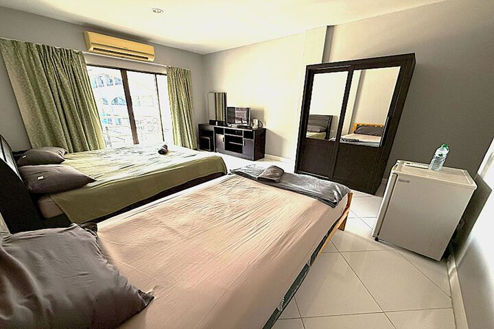 Room 32 of 74