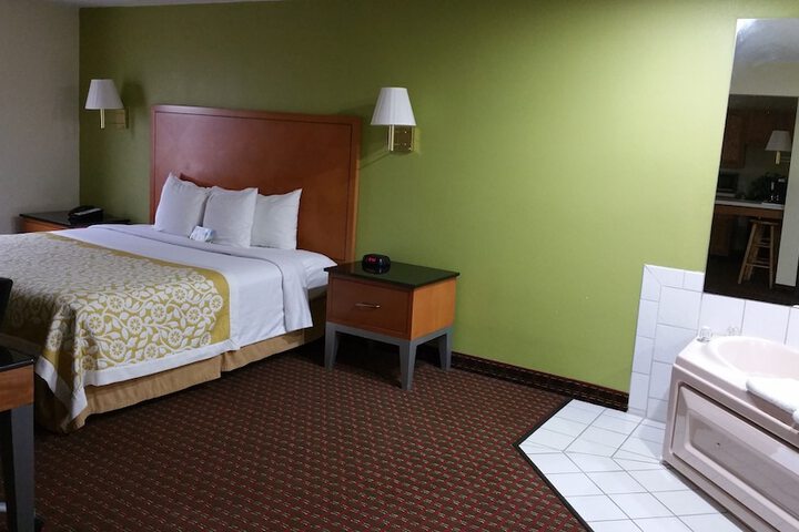 Standard | King Bed (28 of 29)