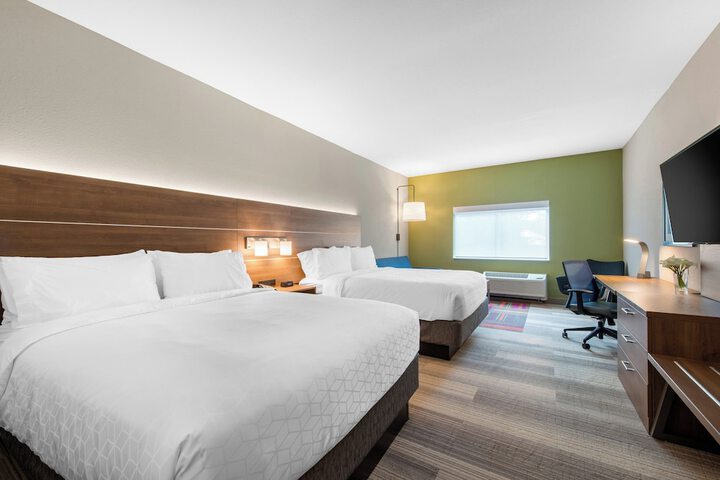 Standard 1 King or 2 Queen Beds (14 of 20)