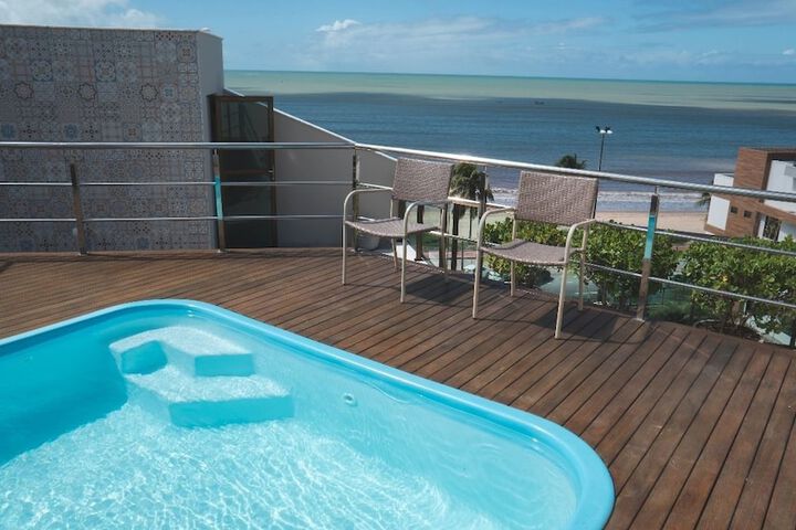Pool 12 of 20