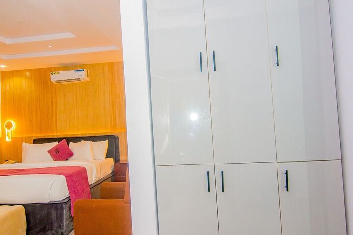 Room 10 of 78