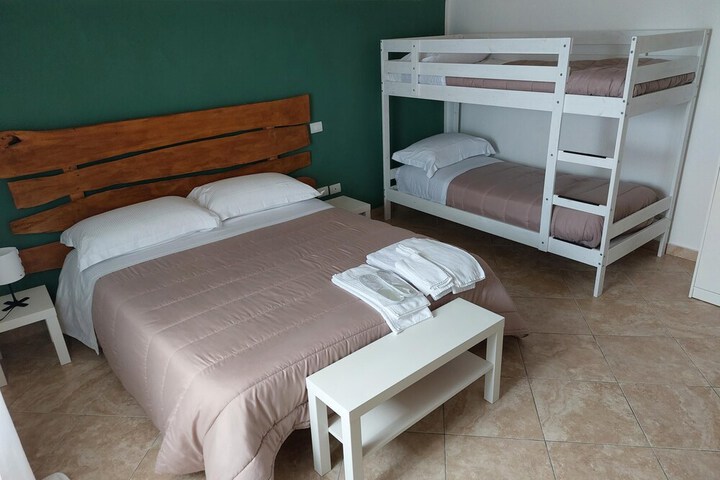 Room 4 of 12