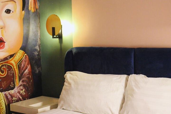 Room 23 of 69