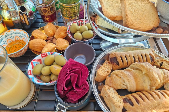 Breakfast/Coffee Service 94 of 127