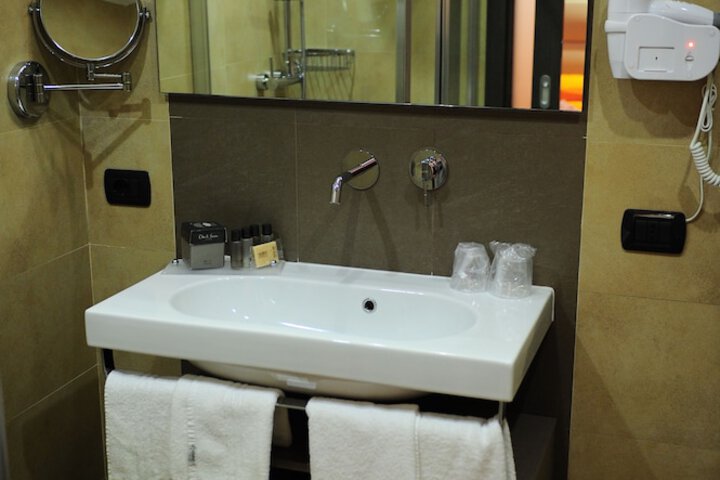 Room 9 of 31