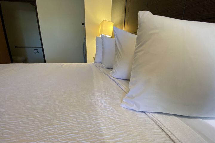 1 King Accessible Comm Assist Bathtub Table Chairs Microwave, Refrigerator, Continental Breakfast (17 of 21)