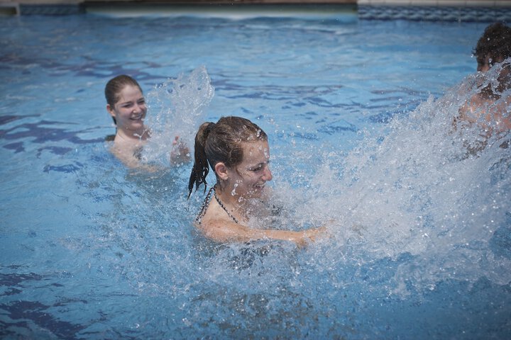 Pool 74 of 123