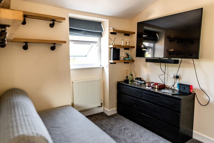 Room 18 of 36
