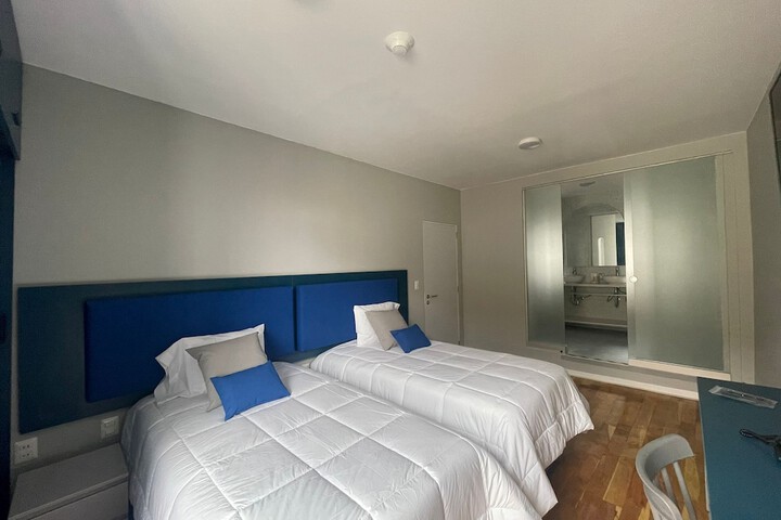 Room 12 of 50