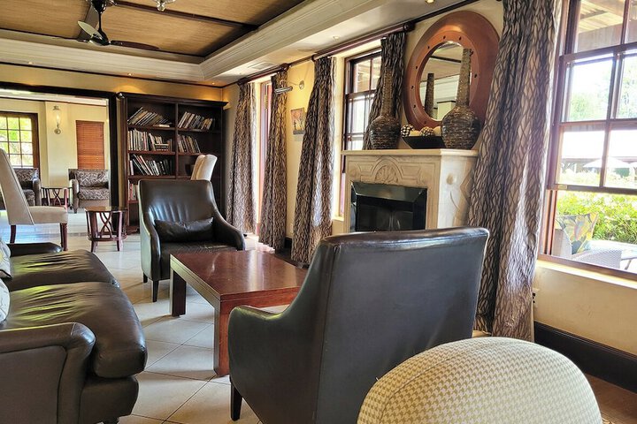 Lounge 103 of 126