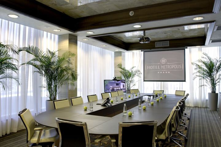 Business Center 23 of 30