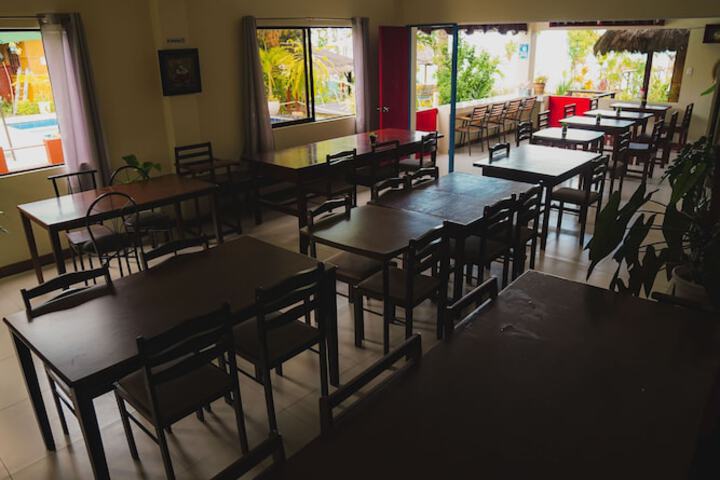 Dining 45 of 80