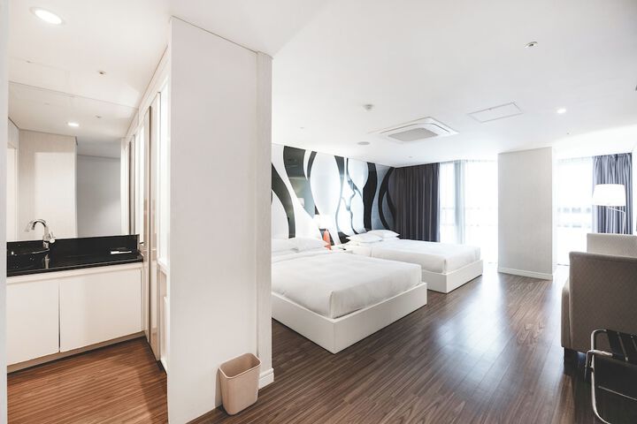 Room 49 of 151