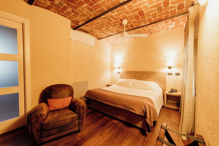 Room 5 of 64