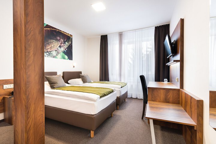 Room 26 of 133