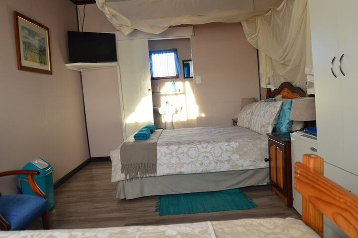 Room 15 of 50