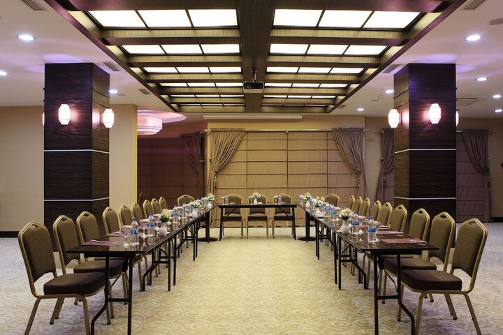Meeting 33 of 37