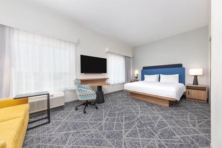 Room 8 of 37