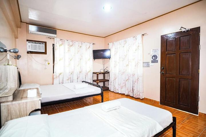 Room 13 of 65