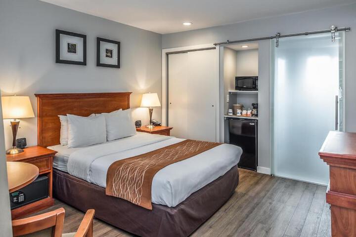 Double Accessible King Size Bed (3 of 15)