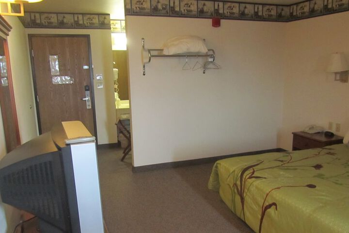 Classic Single King Bed (4 of 9)
