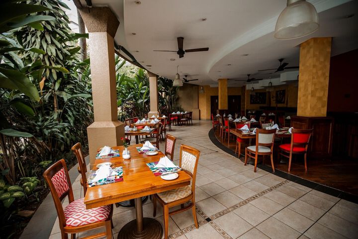 Dining 54 of 89