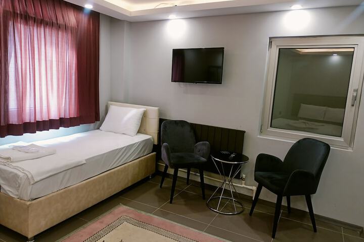 Room 12 of 33