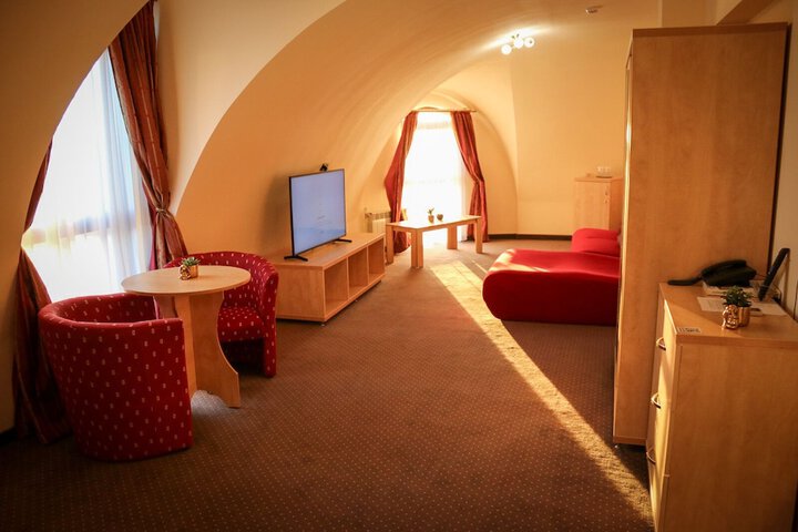 Room 43 of 79