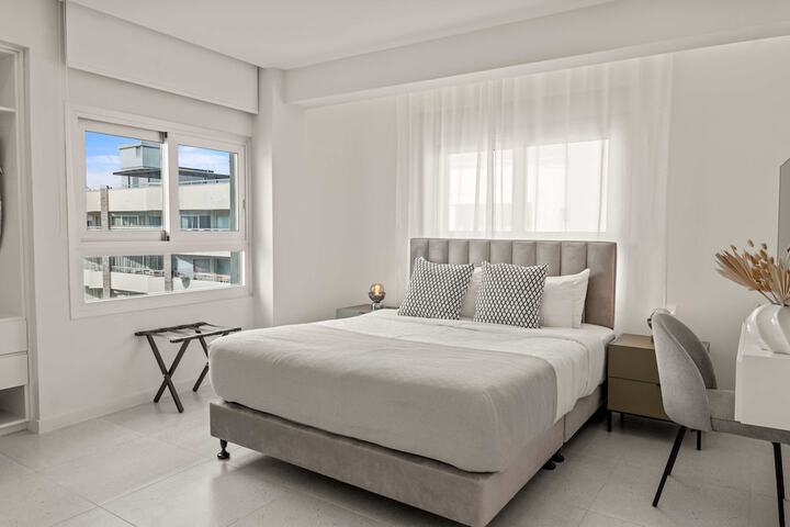 Room 7 of 10
