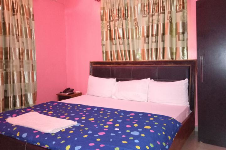 Room 9 of 9
