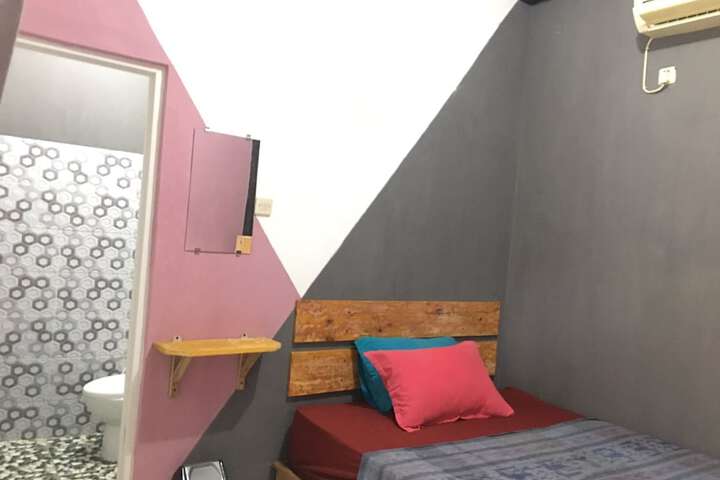 Room 13 of 23