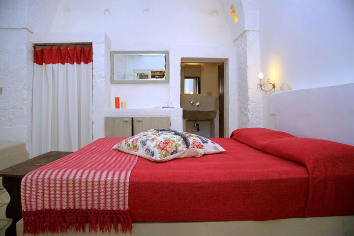 Room 15 of 81