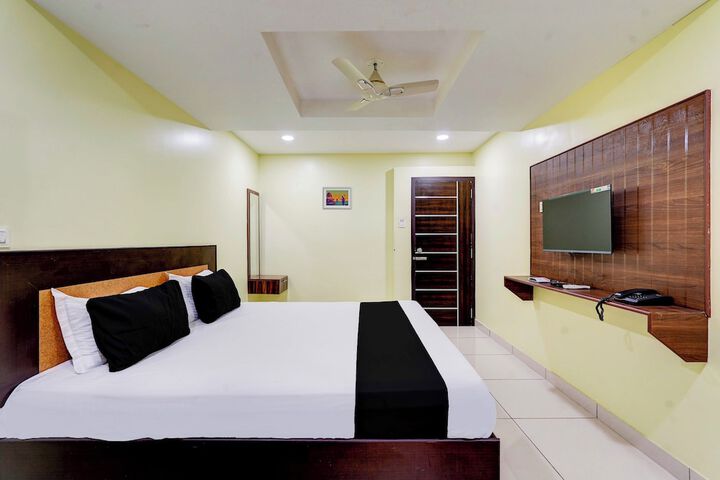 Room 3 of 13