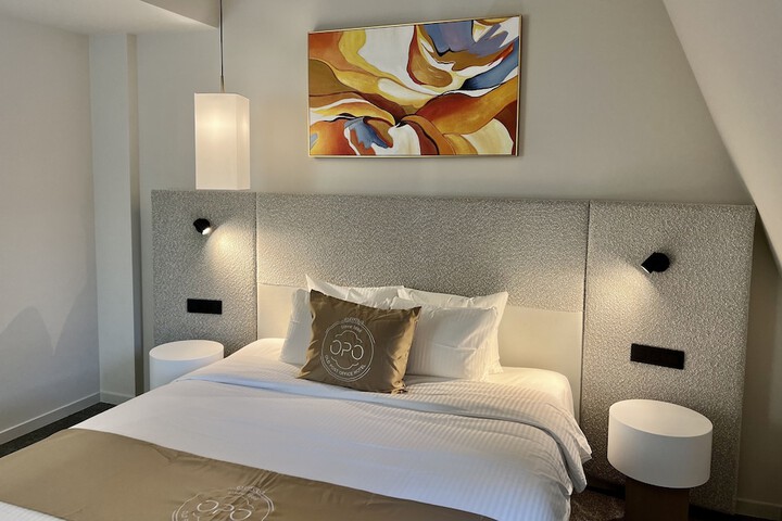 Room 5 of 105