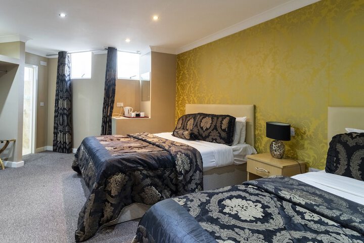 Room 10 of 36