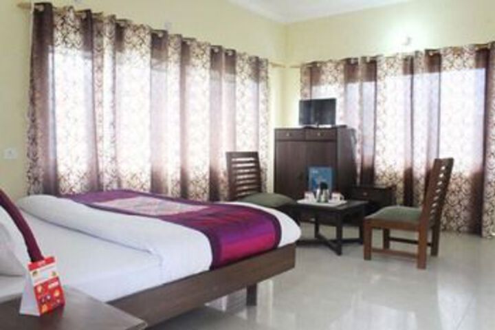 Room 5 of 8