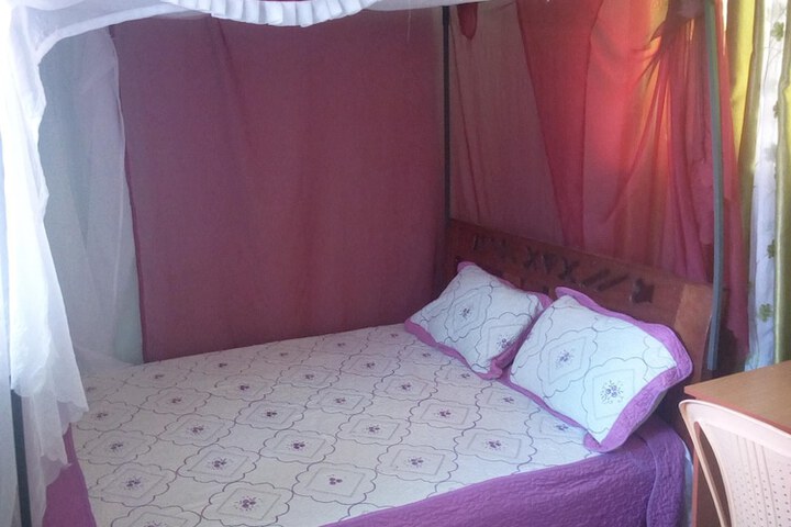 Room 4 of 27