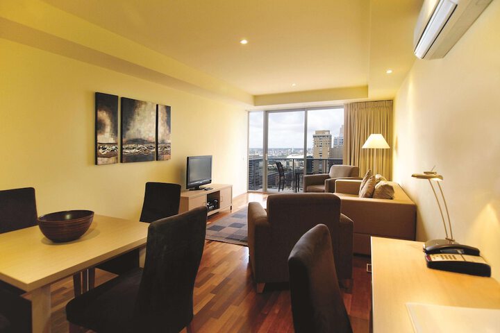 Room 40 of 77