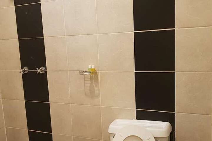 Room 8 of 25