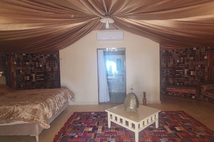 Room 2 of 146