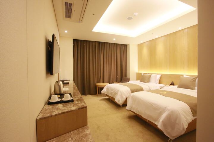Room 29 of 50