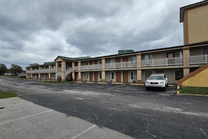 Hotel 80 of 82